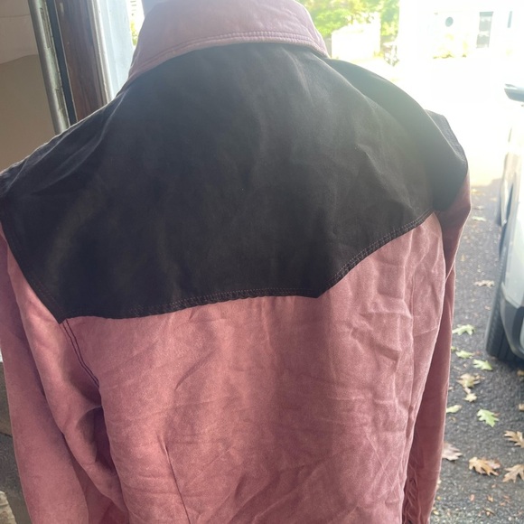 Legacy Falls Western Shirt - Picture 8 of 8